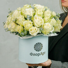 Шляпная коробка Нежность c 39 розами #513