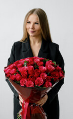 Букет из 51 красной и малиновой розы #моно№025*