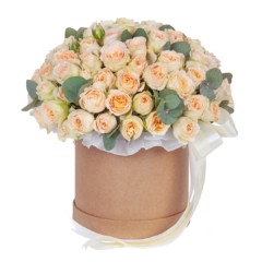 Шляпная коробка с пионовидными розами #506